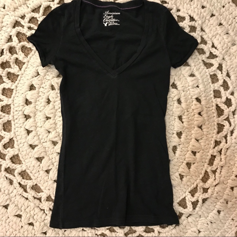 American Eagle v neck tee